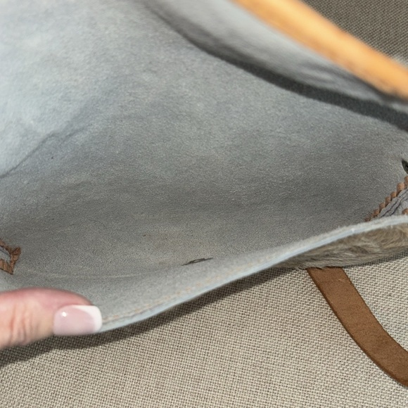 Handcrafted mohair crossbody bag - Picture 4 of 9